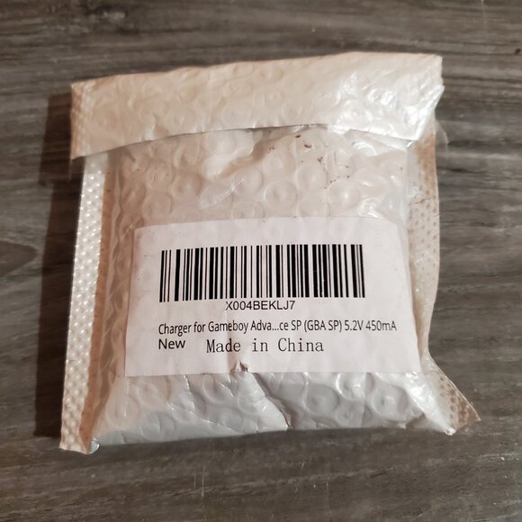 GameBoy Advance SP Charger - Picture 2 of 3